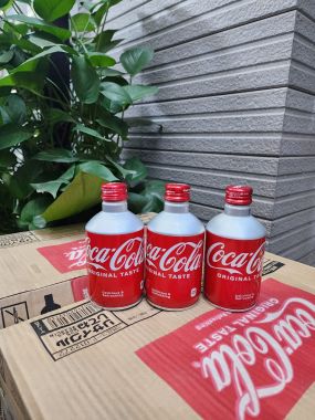 Coca Nhật chai nhôm nắp vặn Nhật